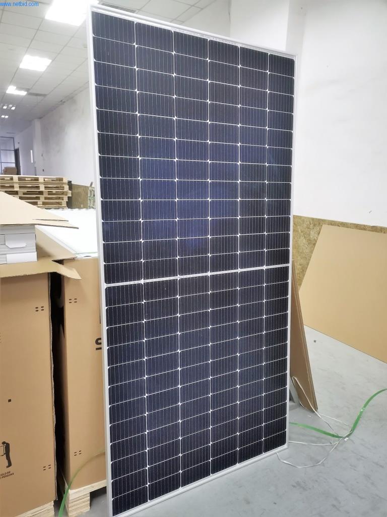 460 Watt - Photovoltaik-Module, 394,68 kWp (858 Stück)